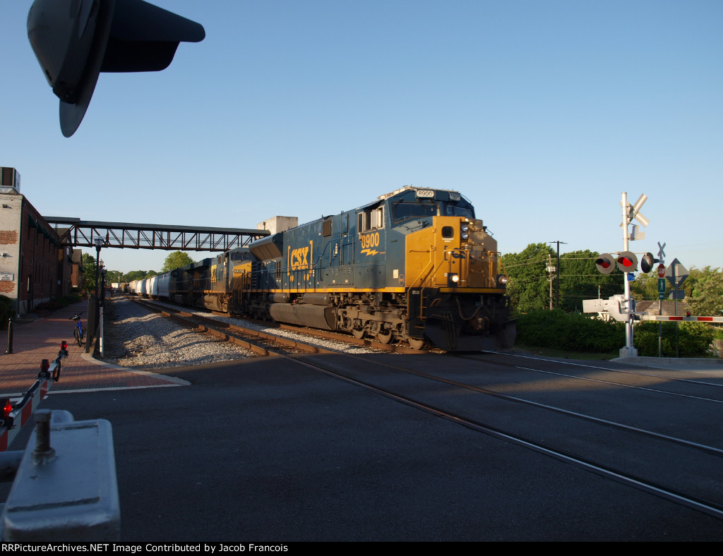 CSX 8900